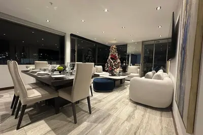 Image de Elegant and Spacious Penthouse