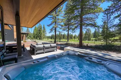 Image de Luxury Townhome | Available for the Holidays!