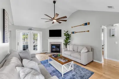 Image de Lakefront Escape Near Savannah w/ Game Room