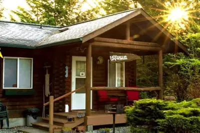 Image de Welcome to your year-round mountain getaway and historic ranch in the foothills of the North Cascades!