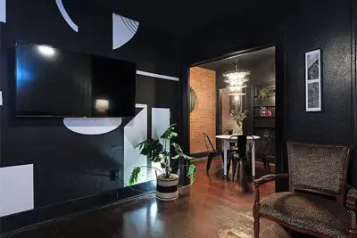 Image de 2br The Montrose Serenity Apt! Stroll & Relax ★★★★★