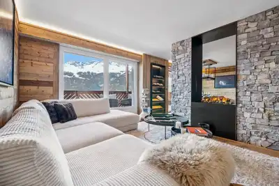 Image de Exquisite Duplex Apartment with Breathtaking Views, Sauna and Pool
