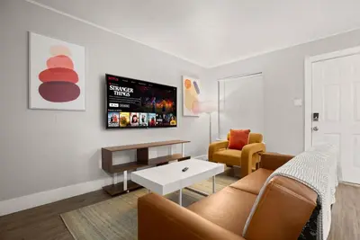 Image de Prime Crestview Suite | Perfect for Holidays!