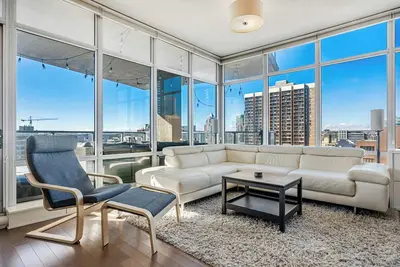 Image de Urban Oasis | 2br Condo | Downtown | Large Balcony