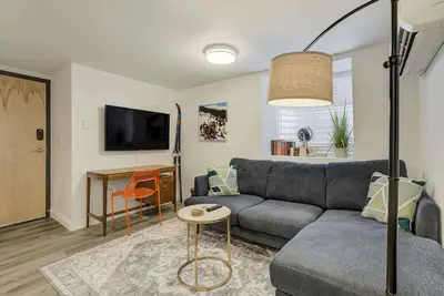Image de Modern Muse! Cozy Downtown Retreat with Workspace