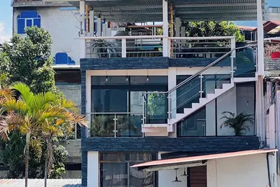 Image de House lake view, with parking