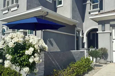 Image de Charming & Cozy One-Bedroom Studio – Your Perfect Getaway Awaits!