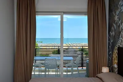 Image de Charmant appartement avec terrasse vue mer