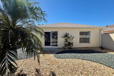 Image de 1/1 Villa in The Village of De La Vista