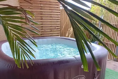 Image de Le Chapeau de Paille, logement avec jacuzzi privatif