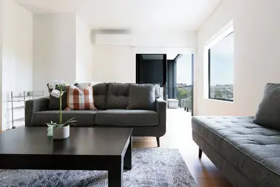 Image de Modern Getaway with Balcony & Secure Parking