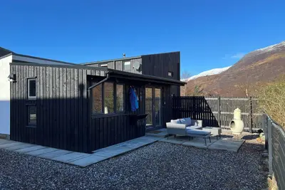 Image de Secluded Highland Retreat with Wood-Fired Tub & Stunning Mountain Views