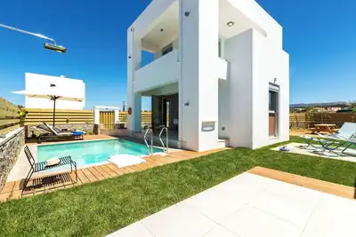 Villa Eeanthe, Exclusive Villa with Private Beach Facilities