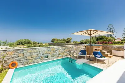 Villa Persi, Exclusive Villa With Private Beach Facilities