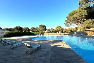 Image de T3 avec piscine chauffée by Pinarello Villa Services