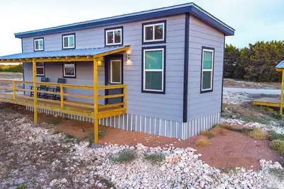 Image de Charming Tiny Home Near Lake & Hill Country Fun