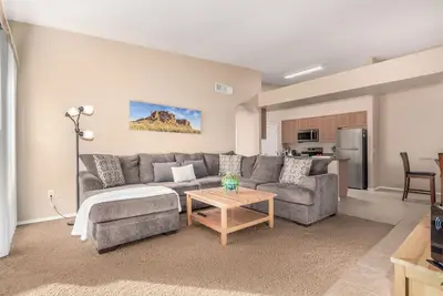 Image de East Mesa 2 Bedroom Condo in Gated Community with Pool, Hot Tub, and Balcony