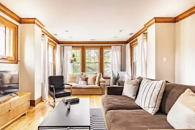 Image de 31+Day Stay. 15min Dr to Med Dist. 20min dr to Fulton Mkt, Museums, & Midway Airprt