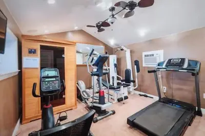 Image de Prime Kanab Location: Two Homes, Large Yard w/ Hot Tub, Sleeps 18+, Near Parks