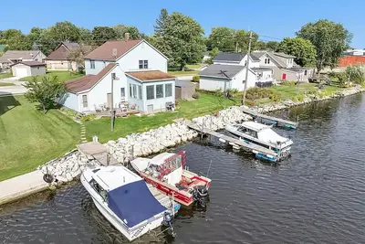 Image de Waterfront Getaway with Boat Slip/Dock and Spectacular Sunsets on Ahnapee River