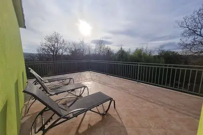 Image de Alma family apartment with roof terrace in a quiet location