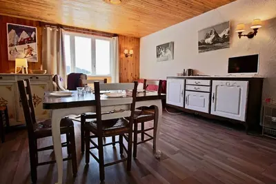 Image de À 100m des pistes de ski, 1er étage, télévision, 38m², Chamrousse