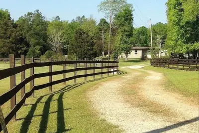 Image de Lake Life is Better at Angler's Retreat at Lakes Russell and Strom Thurmond!