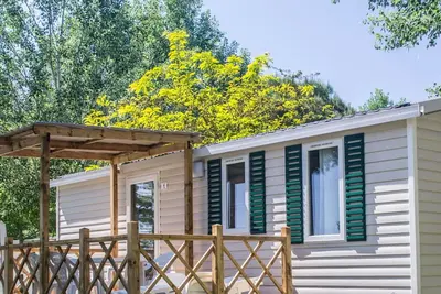Image de Maison de vacances privée avec climatisation, piscine, Wifi, terrasse, animaux admis, parking