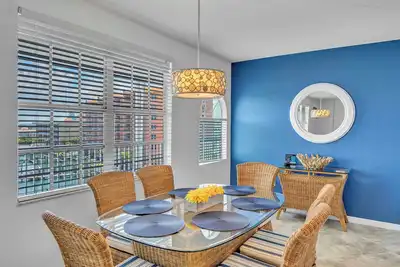 Image de Ho Ho Ho. Come Spend Christmas & New Year'S In Our Beautiful Florida Condo!