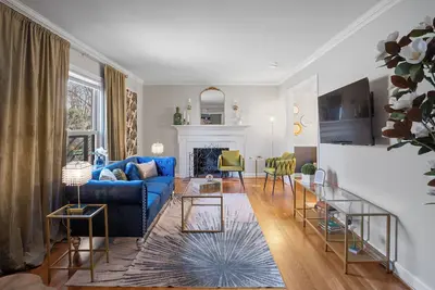 Image de Elegant 4bd Retreat - Backyard Bbq & Theater Room