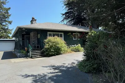 Image de Bandon Beach Town Beauty! Close to Old Town, Bandon Beach & Bandon Dunes Golf!