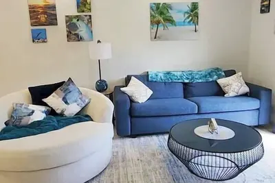 Image de West Bay Oasis: 2br Condo w/Pool