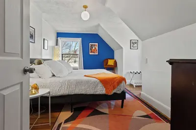 Image de Walkable 2-bed in downtown Portland. Washer and dryer in apartment.