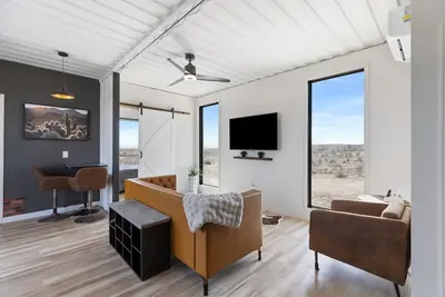 Image de Luxury Container Home near Big Bend National Park