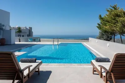 Image de Exquisite Kissamos Villa | Villa Kritamos Haven | Beach Front | 6 Bedrooms | Breathtaking Sea Views | Private Outdoor Pool | Private Furnished Terrace | Peaceful Outdoor Ambiance | Prime Location