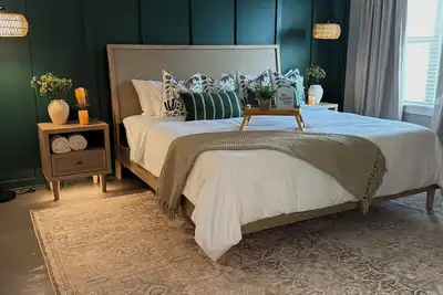 Image de South Lamar Groove- Sauna- Cold Plunge- Pickle-ball Court