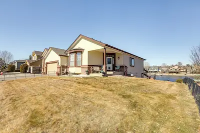 Image de 7 Mi to Dtwn Denver: Lakefront Gem w/ Dock!