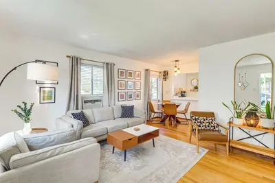 Image de Private Patio, 2 Mi to Griffith Park: Chic Getaway