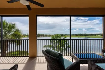 Image de Impeccable 3 Br / 2 Ba home with expansive lake view - Serenity Garden