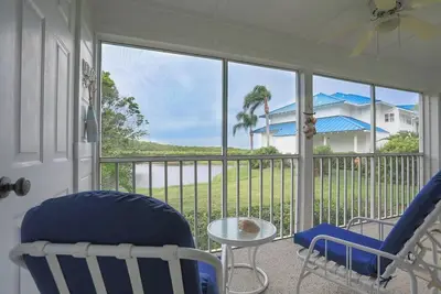 Image de Spacious condo minutes from Anna Maria Island - Breezy Beach