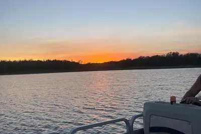 Image de Lake cabin 2-bedroom sleeps 6. 1/2 mile from trails. Backus with private dock.