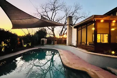 Image de Blue Lagoon: 5 Br- Large Pool- Screened Porch- Location - Monthly Rental