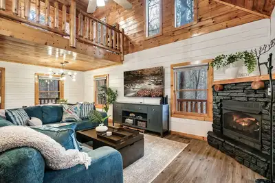 Image de Privacy, Proximity to attractions, Hot tub, 75\"tv