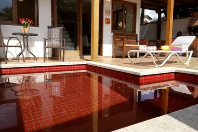 Image de Charming and cosy, near the beach, 3 suites, near old town, pool, Bbq, WiFi, Netflix