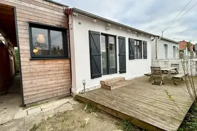 Image de Maison Atypique avec Jardin et Brasero – Idéale pour vos Vacances!