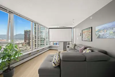 Image de Stunning and Spacious 3 Bedroom/2 Bathroom Condo in Central Downtown Vancouver