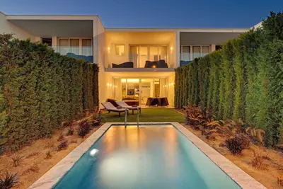 Image de Heated pool option and stunning views – book your getaway today