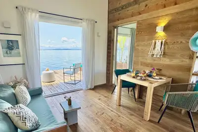 Image de Ocean Light Over Water Bungalow, Bedroom, King Bed, Living Room, Kitchenette