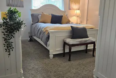 Image de Intimate 2-bedroom cottage with WiFi, Ac in awesome Elk Grove