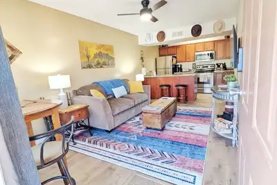 Image de ~Red Rock Sanctuary w/Views~Pool~Bbq~Cozy~Clean~